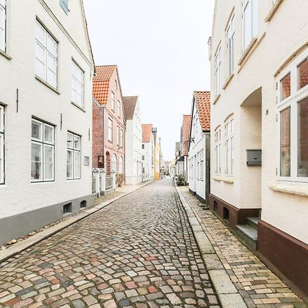 Apartmenthaus Theodor Storm Meeresstrand Хузум Екстериор снимка
