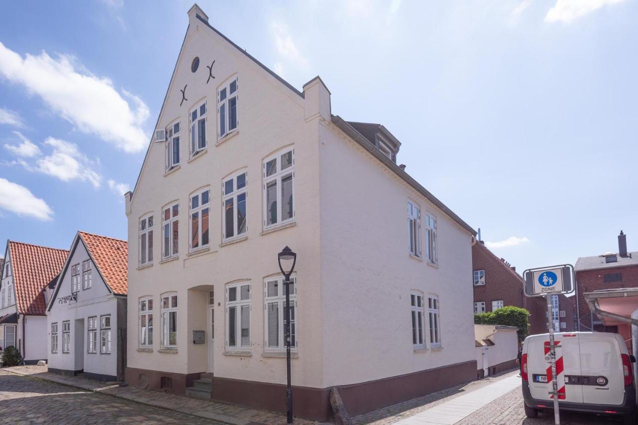 Apartmenthaus Theodor Storm Meeresstrand Хузум Екстериор снимка
